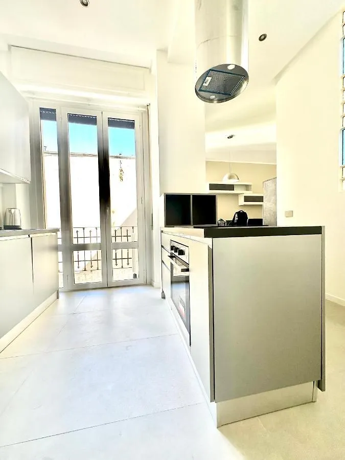 Be-C0 Centrale Luxury & Family Apt Milan 0*,