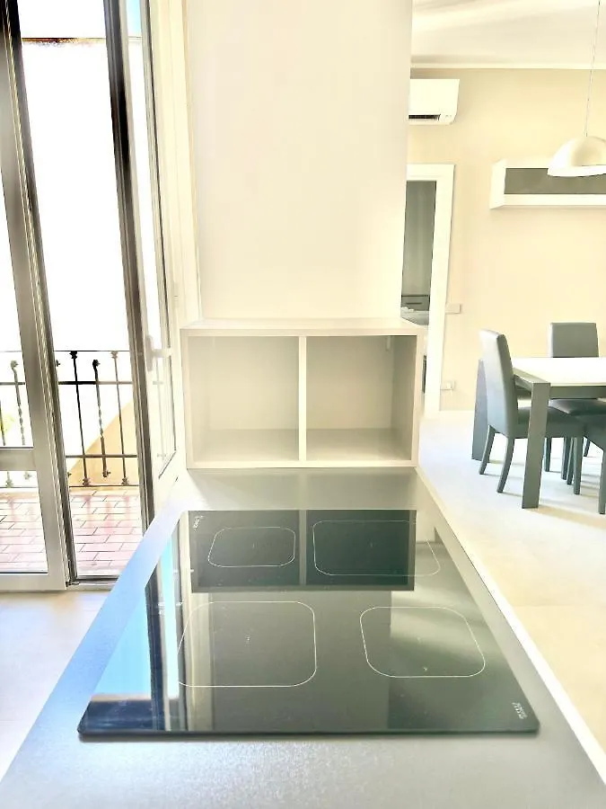 Be-C0 Centrale Luxury & Family Apt Milano 0*,  Italia