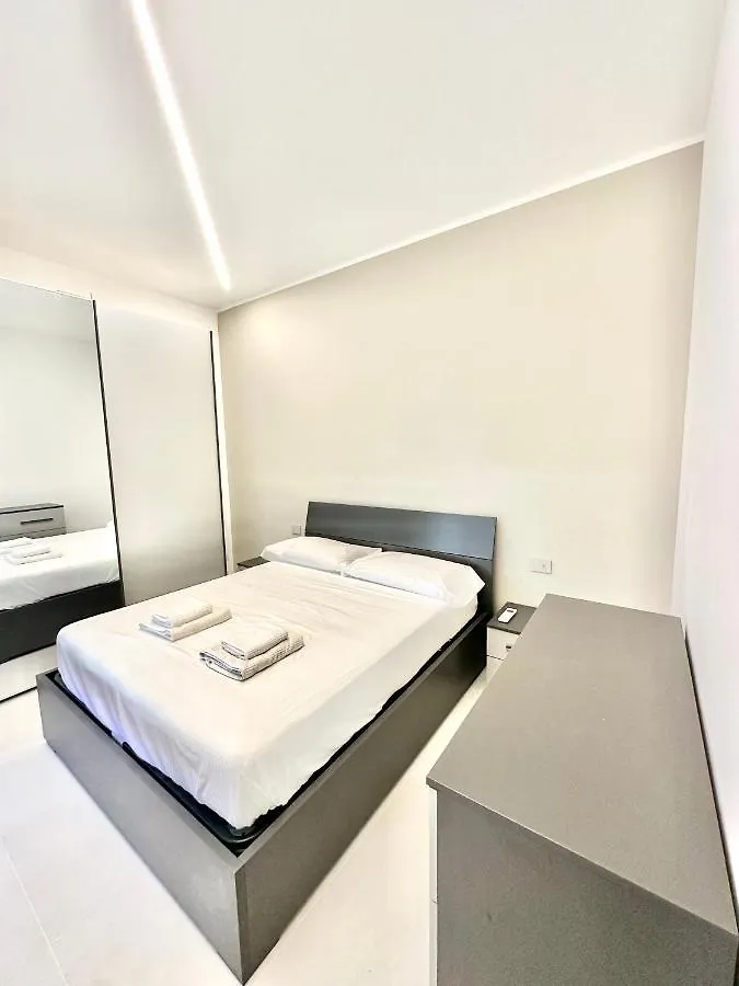 Be-C0 Centrale Luxury & Family Apt Milano 0*,  Italia