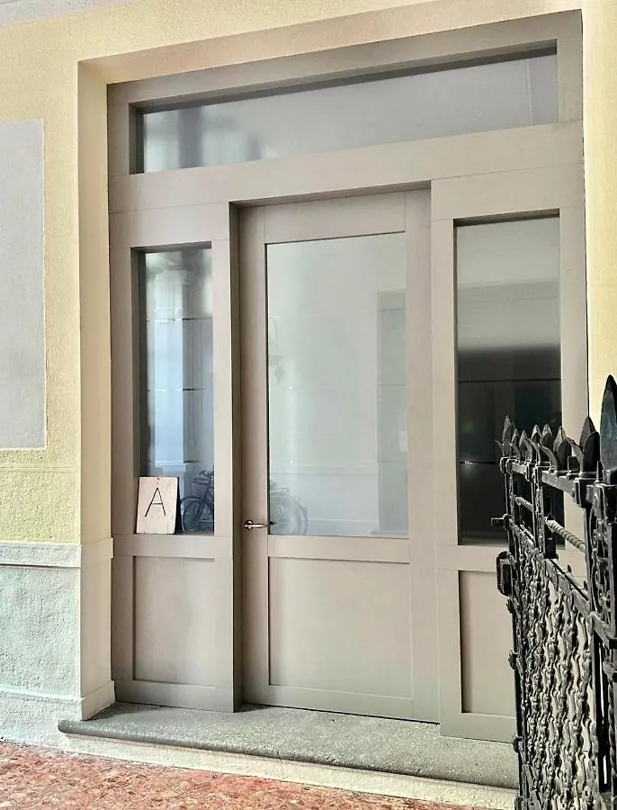 Be-C0 Centrale Luxury & Family Apt Milán 0*,